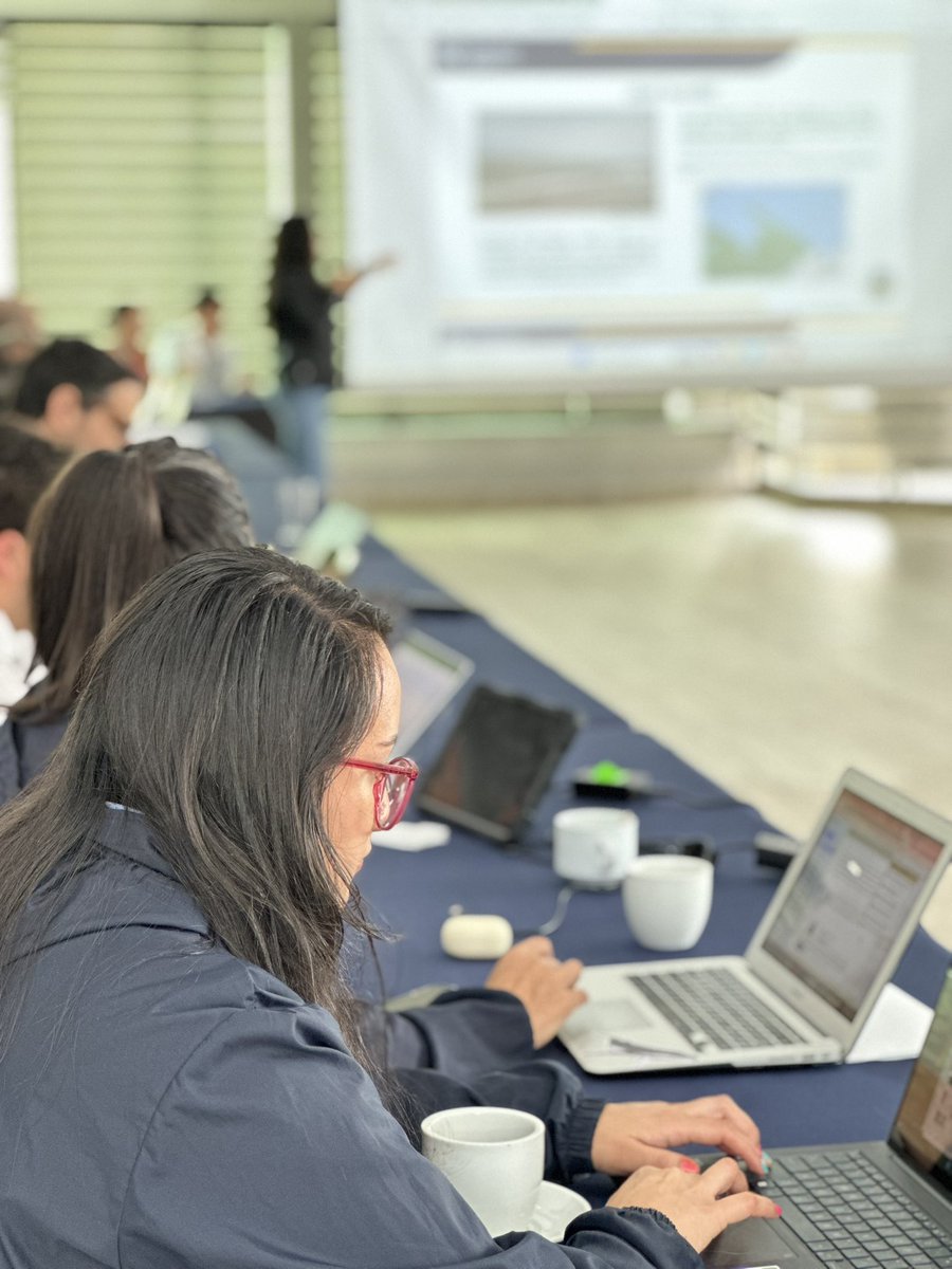 CJusticiaMarina's tweet image. 🧩 Las mesas de trabajo ayer dejaron algo claro:
Cada país enfrenta desafíos distintos, pero todos coinciden en la urgencia de actuar.
Hoy, seguimos construyendo propuestas concretas desde la sociedad civil, la academia y los gobiernos.
#COP30 #CambioClimático