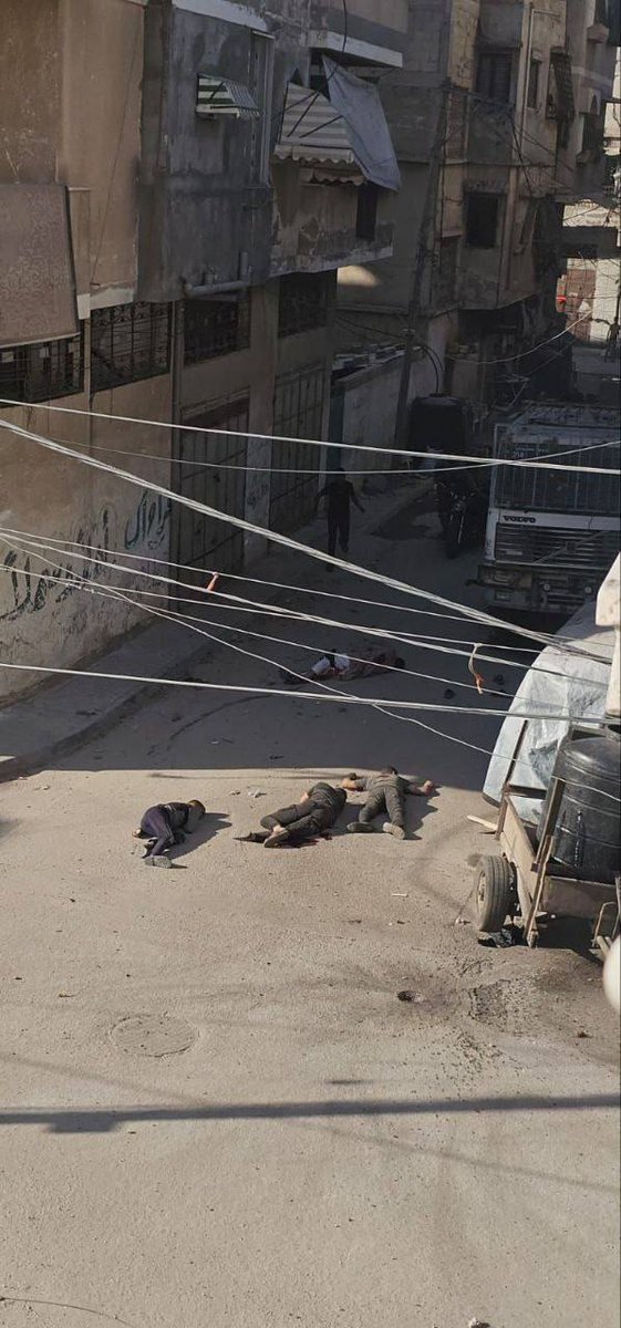Zionist criminals randomly slaughtered a group of civilians in the Al-Zaytoun neighborhood, south of Gaza City, hours ago.
#GazaHolocaust