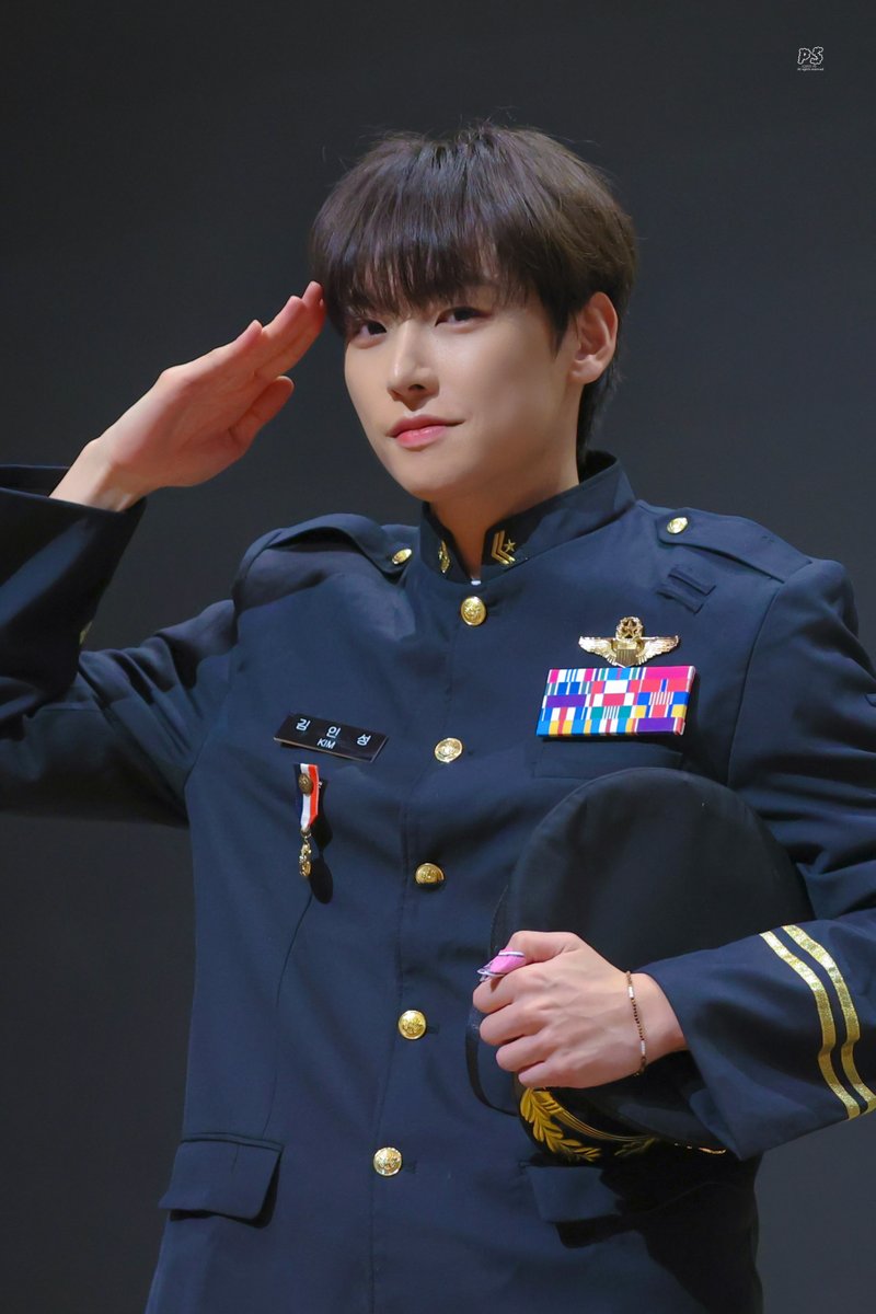 ps_iS2's tweet image. #한여름의첫눈같은_인성이날 #HAPPYINSEONGDAY 

𝓣𝓮𝓻𝓻𝔂 𝓴𝓲𝓶 ✨✨✨

#SF9 #에스에프나인 
#INSEONG #인성 #김인성 #インソン
250329 HQ