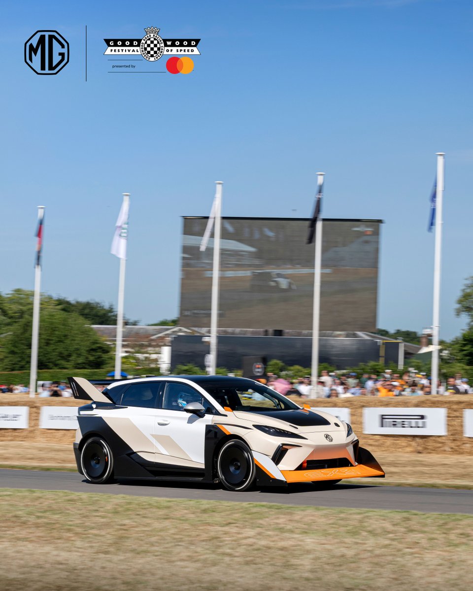 40 years later and still stealing the spotlight. Metro 6R4 honoured, EX4 unleashed.

#MGxFOS #MGEX4 #Metro6R4