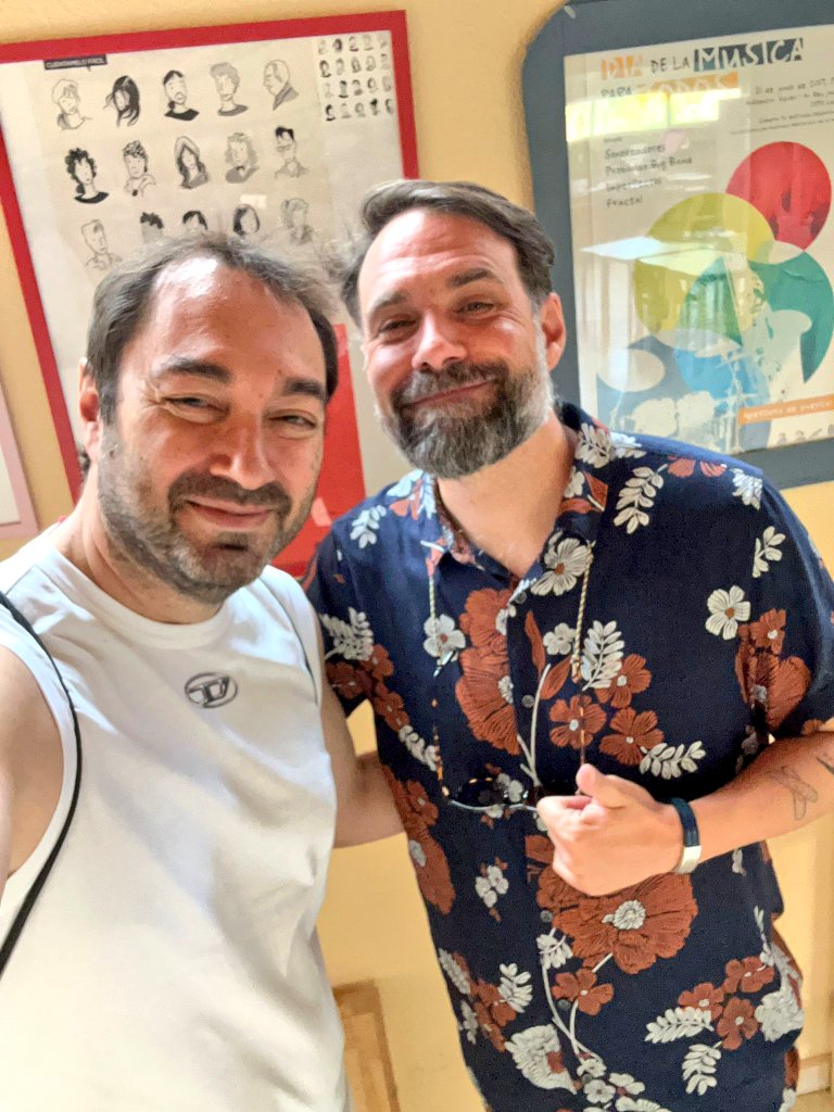 Sergio Aguinaga (@sergioaguinaga6) on Twitter photo 🚪✊ Hay visitas y visitas...y la de 🌈 @Nando_Lopez 📖 ayer a #Sufragio <a href="/AytoLeganes/">Ayuntamiento de Leganés</a> <a href="/GrupoAMAS/">Fundación AMÁS</a> fue de esas que esperas que nunca se acaben.
Puertas que se abren y proyectos que empiezan a tramarse 🤯
Continuará...👇📸 🚪✊ Hay visitas y visitas...y la de 🌈 @Nando_Lopez 📖 ayer a #Sufragio <a href="/AytoLeganes/">Ayuntamiento de Leganés</a> <a href="/GrupoAMAS/">Fundación AMÁS</a> fue de esas que esperas que nunca se acaben.
Puertas que se abren y proyectos que empiezan a tramarse 🤯
Continuará...👇📸