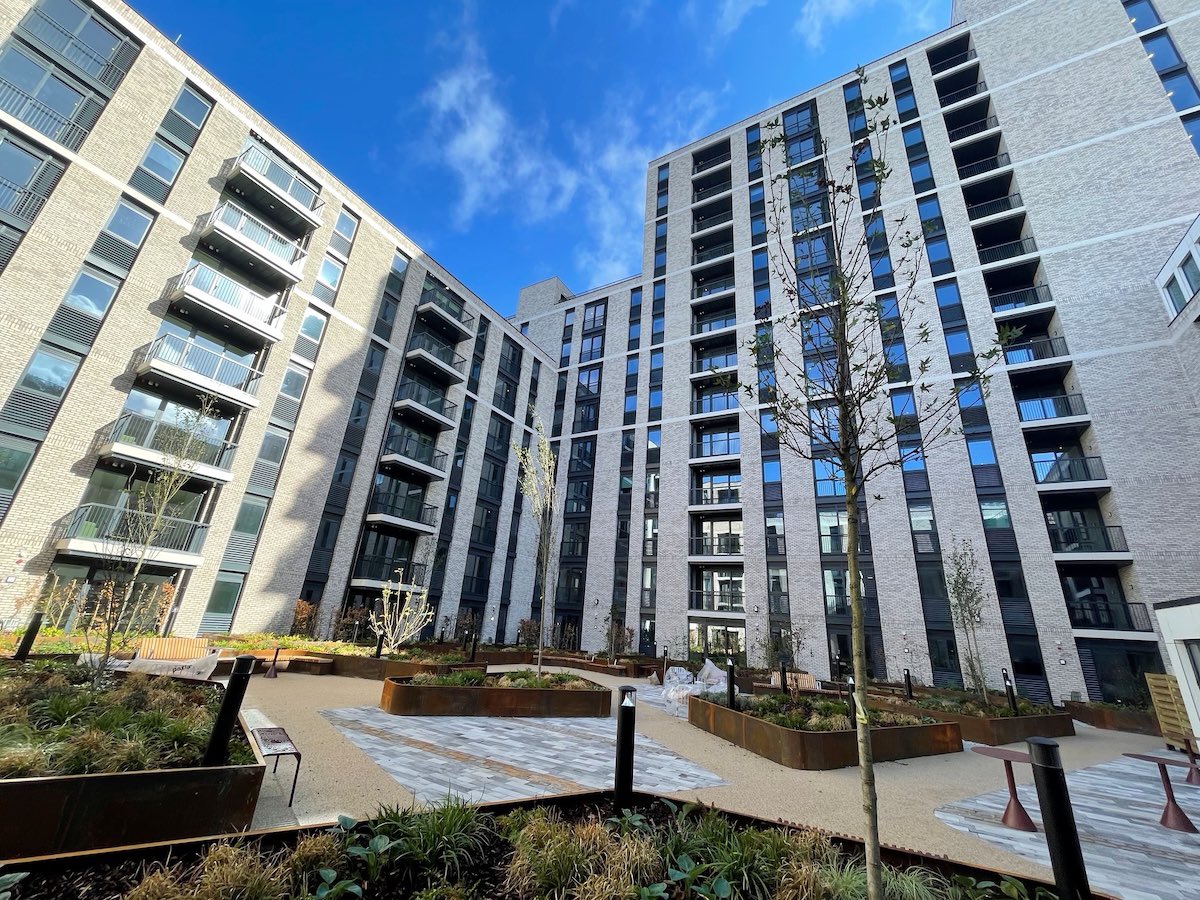 rg+p completes trio of BTR schemes in Milton Keynes: btrnews.co.uk/rgp-completes-… cc <a href="/PensionCorp/">Pension Insurance Corporation</a> <a href="/gallifordtry/">Galliford Try</a> <a href="/AIGinsurance/">AIG</a> <a href="/WinvicLtd/">Winvic Construction</a> #btrnews #buildtorent #btr #residential #architects #builtenvironment #architecture #residentialdevelopment #residentialproperty #miltonkeynes
