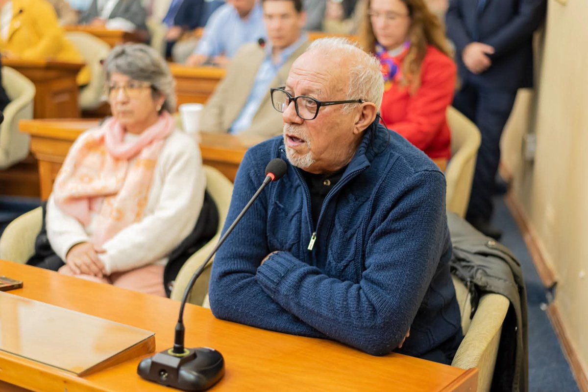 Asumió la nueva legislatura en la Junta Departamental. 2025-2030
En este primer periodo serán coordinador y subcoordinador de nuestra bancada los compañeros Roberto Ciré y Martin Osores. Y segundo vicepresidente el compañero Francisco "Pancho" Gentile.