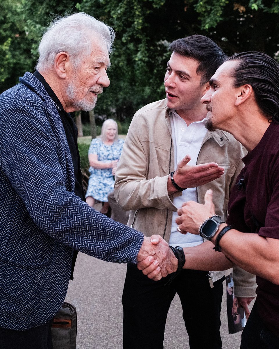 Hamps_Theatre's tweet image. With just one week left of Showmanism, we're looking back at its fantastic press night π€©
Don't miss this 'ingenious' (Financial Times) production, book your tickets now: hampsteadtheatre.com/whats-on/2025/β¦
πΈ Imogen Forte