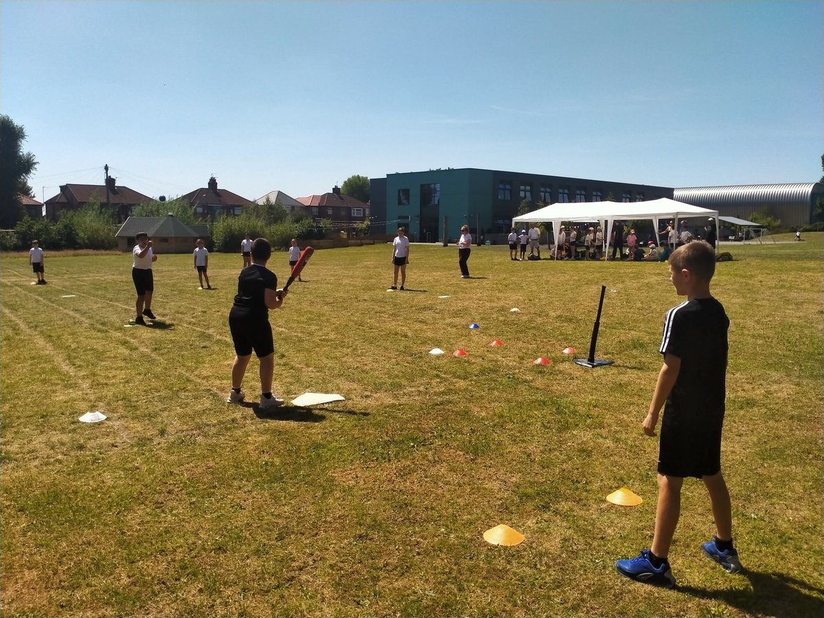 What a way to end the week. Fantastic <a href="/mlbuk/">MLB UK ⚾️🇬🇧</a> Baseball Festival hosted by The Deans. I learned a lot today and the schools were brilliant! <a href="/YouthSportTrust/">Youth Sport Trust</a> <a href="/YourSchoolGames/">School Games</a>
