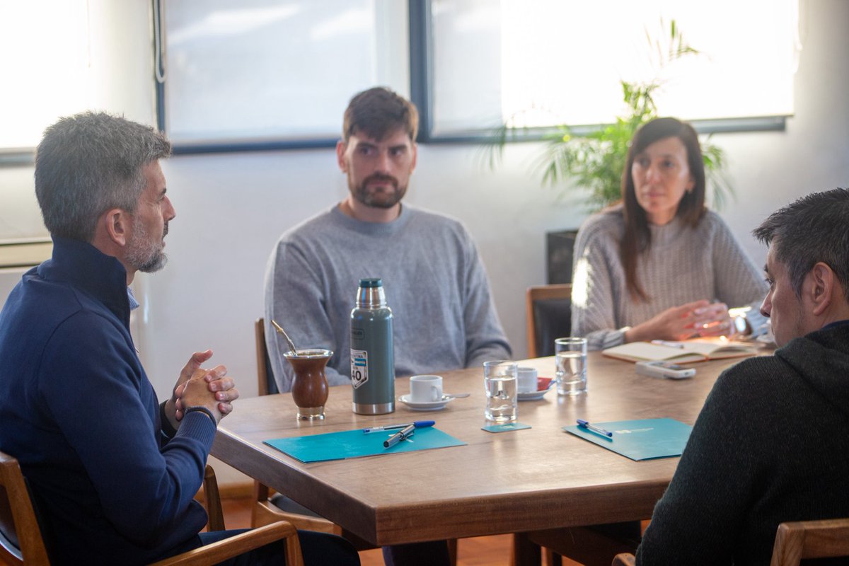 🤝Durante 2025, la Ciudad de Mendoza, a través del Programa de Mentoría entre Ciudades de CIDEU, fortaleció sus capacidades en la integración de sistemas municipales, gobernanza de datos, migración a la nube y gestión de tableros. En ese marco se trabajó con el municipio de San