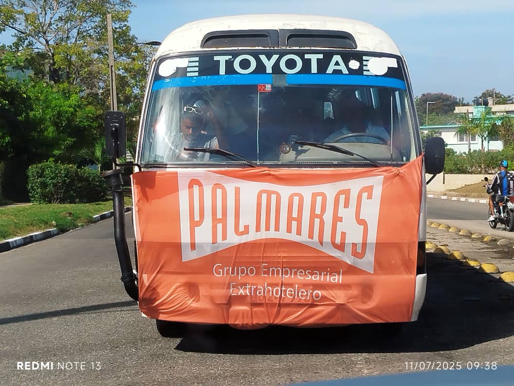 palmares_stgo's tweet image. Se celebra en Santiago de Cuba recorrido e intercambio con jóvenes trabajadores de la sucursal #palmares.
#VeranoSiempreJóven