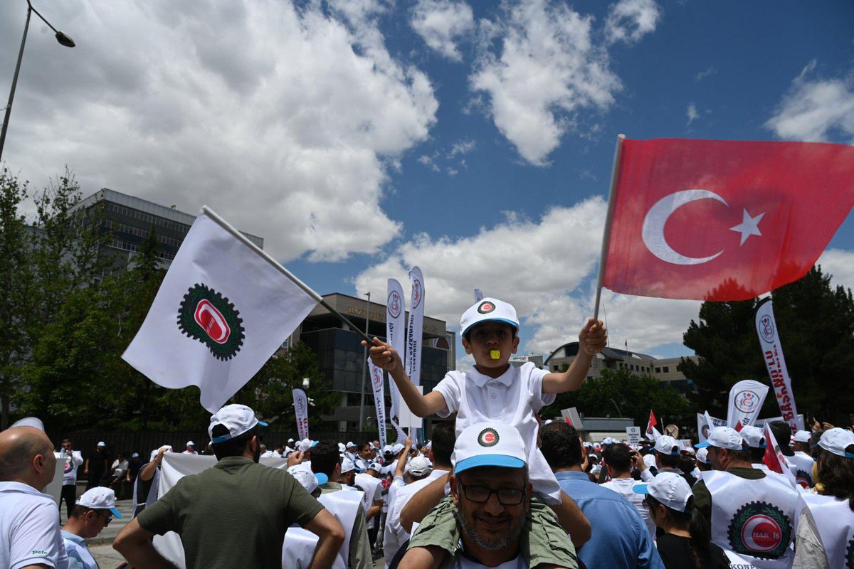 Depremde enkaz altından can kurtardık, Pandemide evimize gitmeden çalıştık, Selde botlarla vatandaş taşıdık, Yeşil vatan için hep nöbetteyiz.  KÇP’de adil bir teklif bekliyoruz!
#işçimüjdebekliyor

<a href="/tcbestepe/">T.C. Cumhurbaşkanlığı</a> <a href="/HMBakanligi/">T.C. Hazine ve Maliye Bakanlığı</a> <a href="/csgbakanligi/">T.C. Çalışma ve Sosyal Güvenlik Bakanlığı</a>