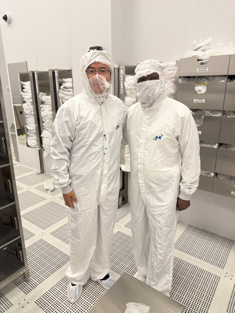 MicronPolicy's tweet image. This week, Micron’s @BoMachayo and Yanbin Wang welcomed Speaker of the Virginia House of Delegates @SpeakerDonScott for a tour of our Manassas, Viginia facility, the source of chips for an estimated 50% of the cars on the road in America today. Micron employs 2,300 people in…