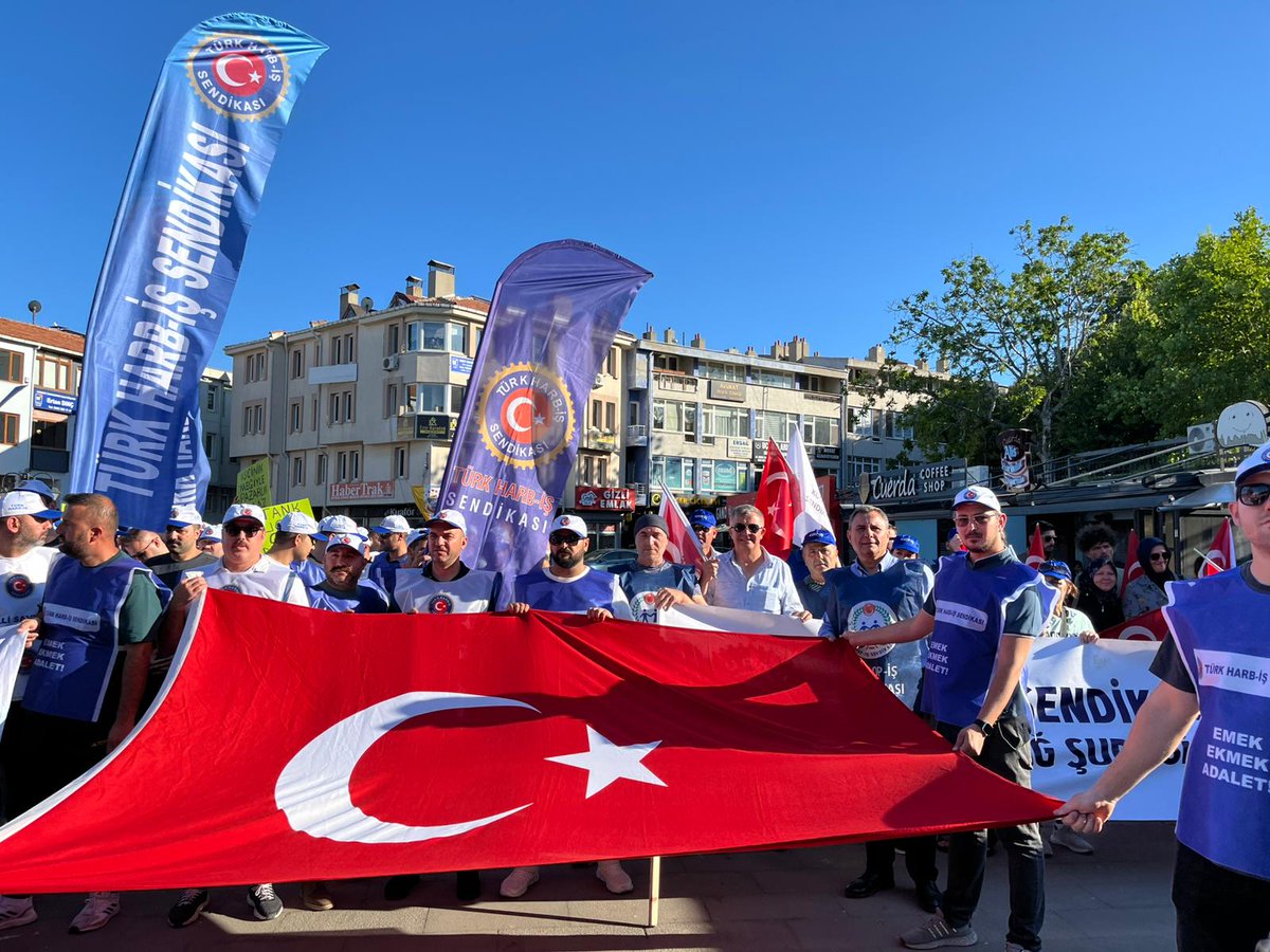 tekirdagak's tweet photo. Biz bu ülkenin gece gündüz çalışan emekçileriyiz. Bugüne kadar sabırla bekledik. Şimdi müjde bekliyoruz.
#işçimüjdebekliyor

@tcbestepe @HMBakanligi @csgbakanligi #işçimüjdebekliyor https://t.co/YAQHieWXsg