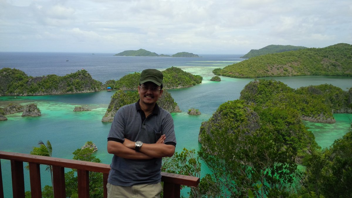 Apa kabar Raja Ampat.. semoga selalu terjaga, indah dan memberikan pesona atas anugrah Tuhan.