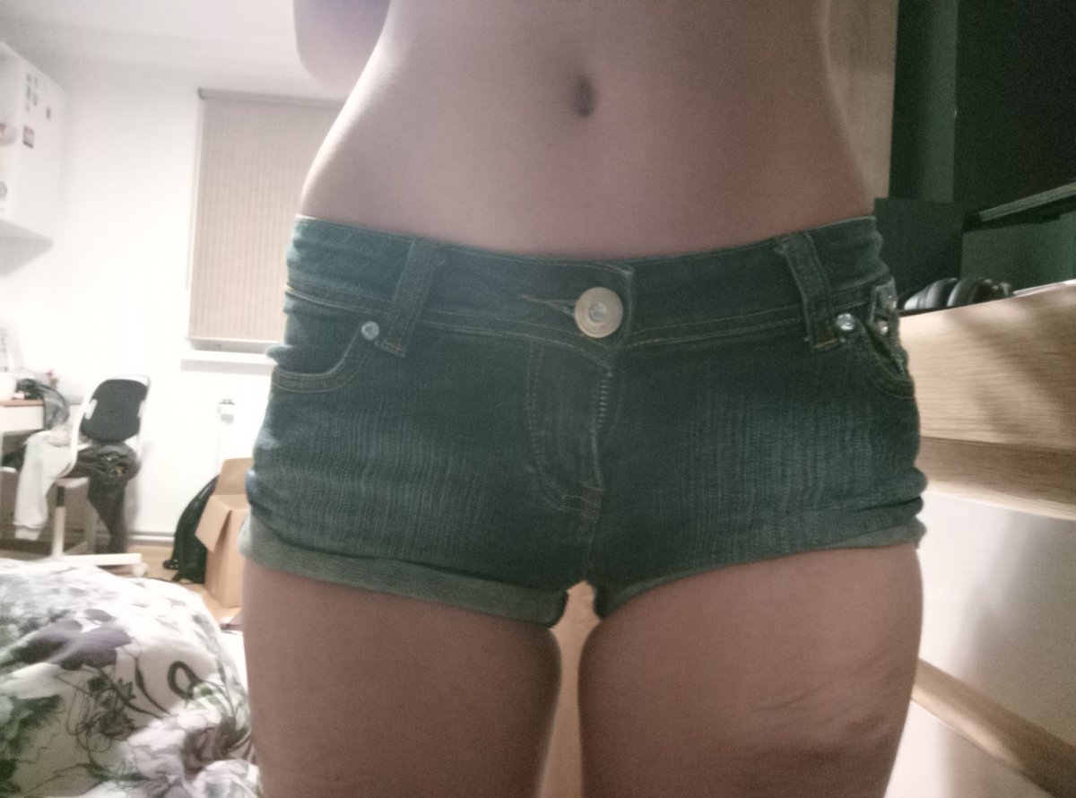 frdyinginside's tweet photo. gotta lose weight so i can actually fit into these shorts they're so pretty.... PLS DONT BULLY ME IK IM FAT https://t.co/iyjie8VQAP