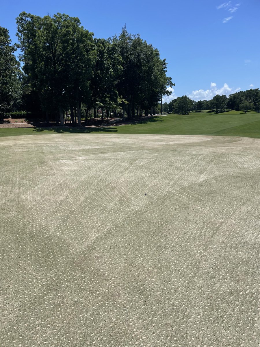 Many thanks to old friend Chris Parham and staff at Porters Neck CC in Wilmington, NC.  3x3" spacing following core aeration and top-dressing. New floating heads made for a smooth operation and great results. Great shots going into profile. #DryJect #newfloatingheads