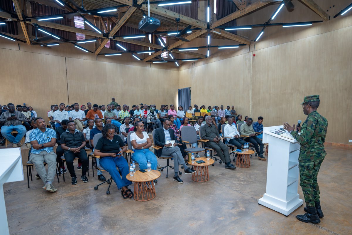 RwandaMoD's tweet image. The Chief of Civil-Military Cooperation in the Rwanda Defence Force (RDF), Colonel Désiré Migambi Mungamba, today addressed the students of Rwanda Institute for Conservation Agriculture (RICA) in Bugesera district, where he emphasised the importance of preserving Rwanda’s…