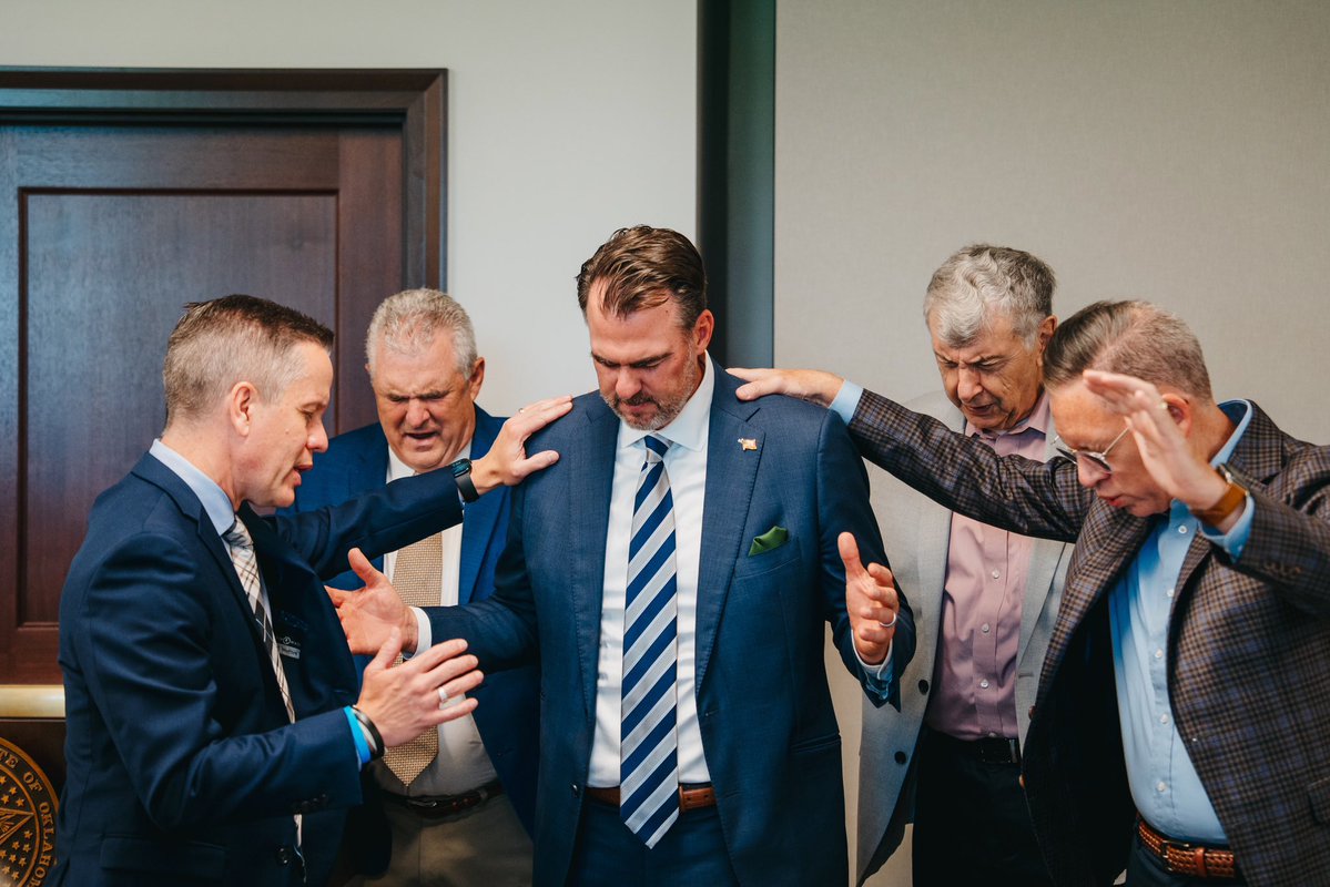 GovStitt's tweet image. Great to welcome the Oklahoma Assemblies of God to the Capitol yesterday.
Thank you for your prayers, ministry, and heart for serving Oklahoma— our family values are alive and well in the Assemblies of God.