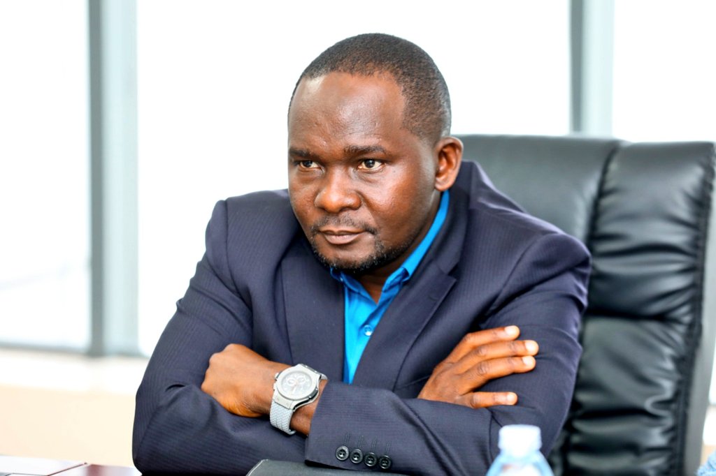 nankizaaki's tweet photo. #UEDCLSpoxUpdate : This afternoon at @MEMD_Uganda PS @irenebateebe signed off the #EASP implementation agreements with @UEDCLMD to connect 900, 000 new connections (1 pole & no pole). This is beneficial for the nation. @UEDCLTD
#UEDCLInService
#UEDCL@100days https://t.co/d9mWAj7QSl