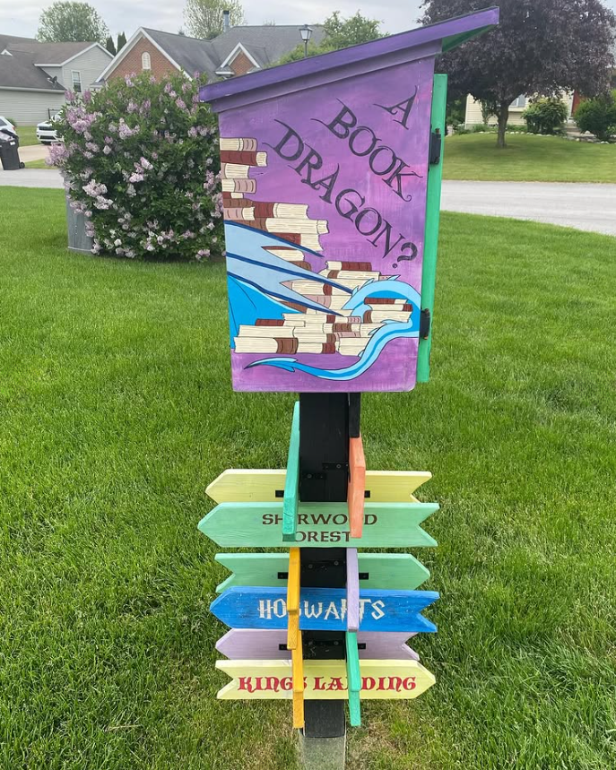 LtlFreeLibrary's tweet image. The Library of the Day is Little Free Library #164957 in Caledonia, MI! Are you a bookworm or a book dragon? 🐛🐲
Find a Little Free Library in your neighborhood by downloading our free mobile app: lflib.org/app