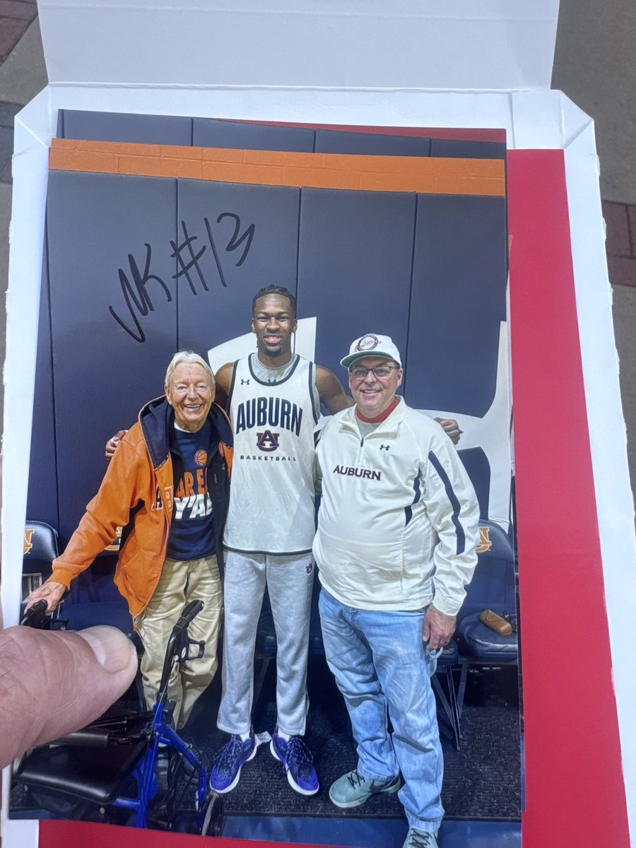 14recycling's tweet photo. @coachbrucepearl Miles ❤️ https://t.co/wVuDwNrCFR