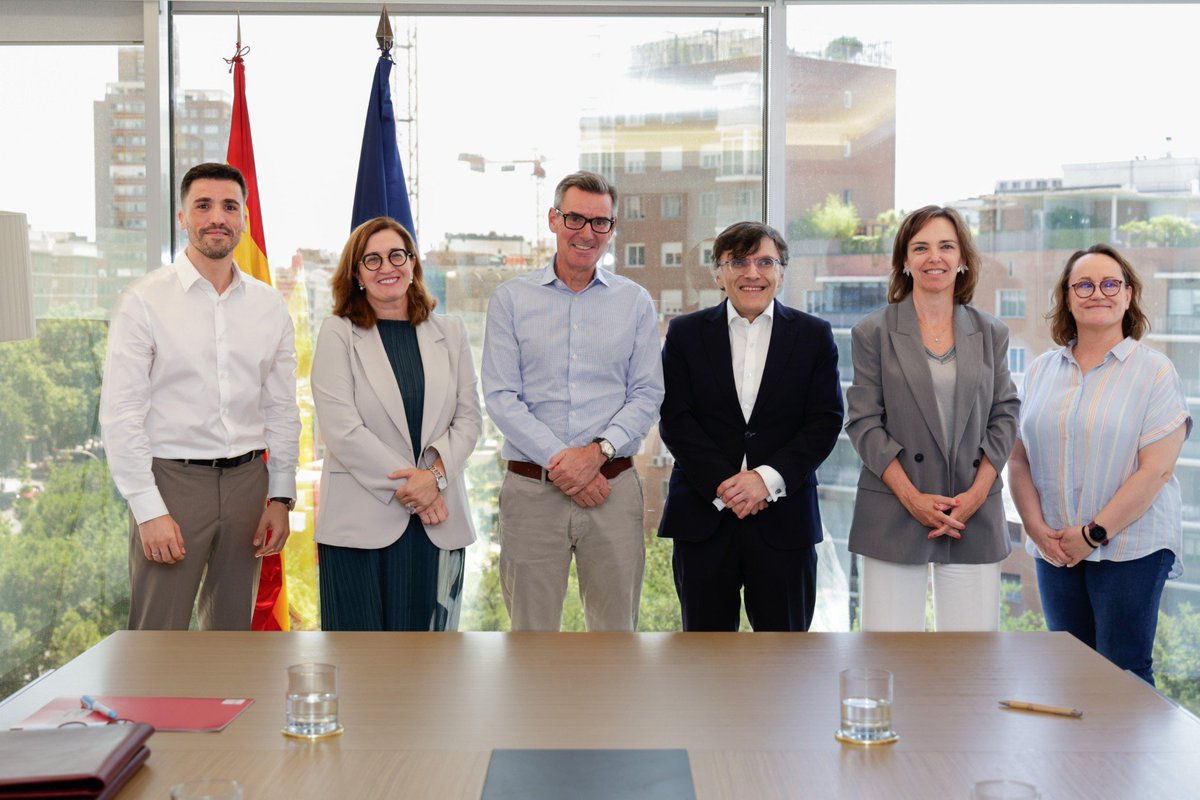 Hoy hemos firmado un convenio con la CNMV (<a href="/CNMV_MEDIOS/">CNMV</a>) para promover la inclusión sociolaboral de personas con #discapacidad.

La iniciativa recoge medidas para garantizar la #accesibilidad del colectivo a los procesos de #empleo público y acciones de sensibilización.