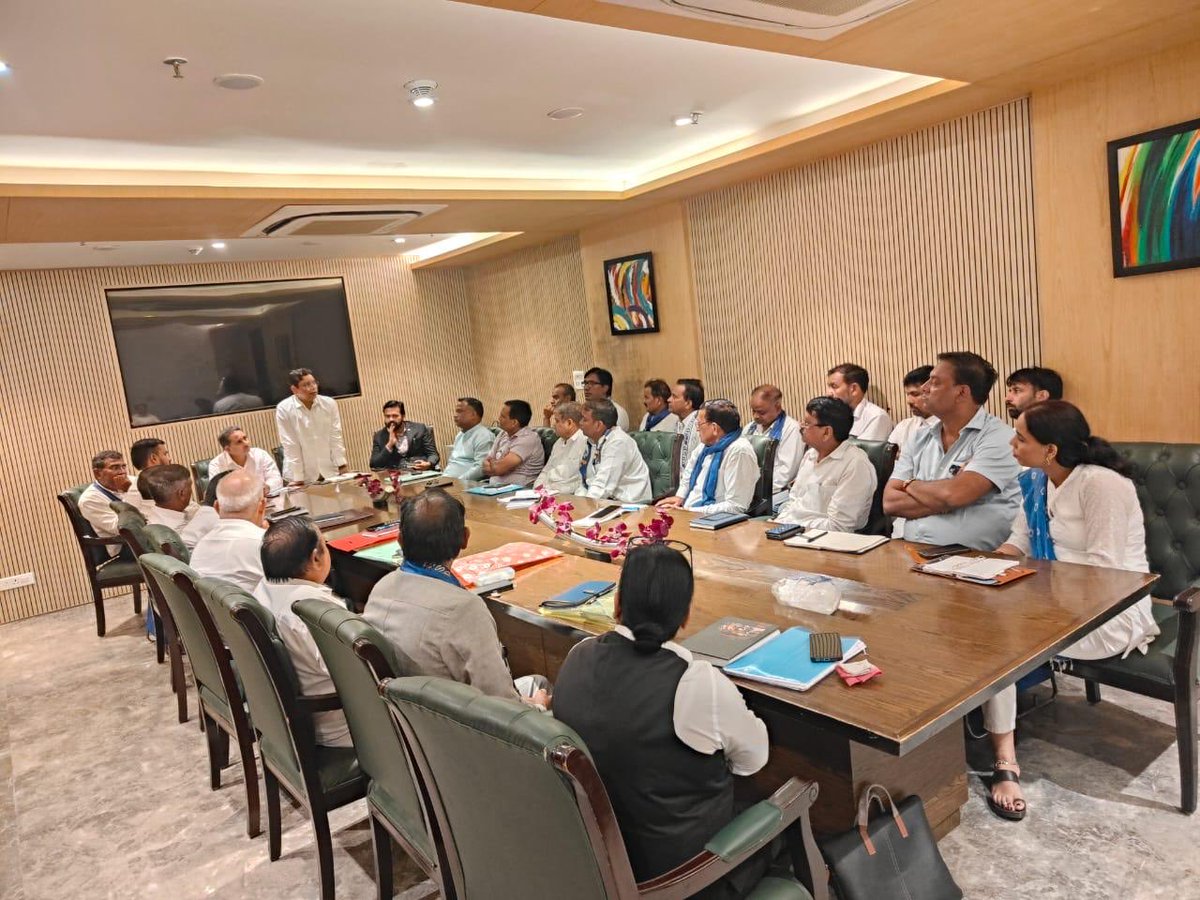 ramjigautambsp's tweet image. आज कंस्टीट्यूशन क्लब दिल्ली में प्रदेश के सभी जोन कोऑर्डिनेटर और पार्टी के वरिष्ठ पदाधिकारियों की बैठक में संगठन को मजबूत करने के लिए रणनीति और समीक्षा बैठक की गई । जय भीम जय भारत