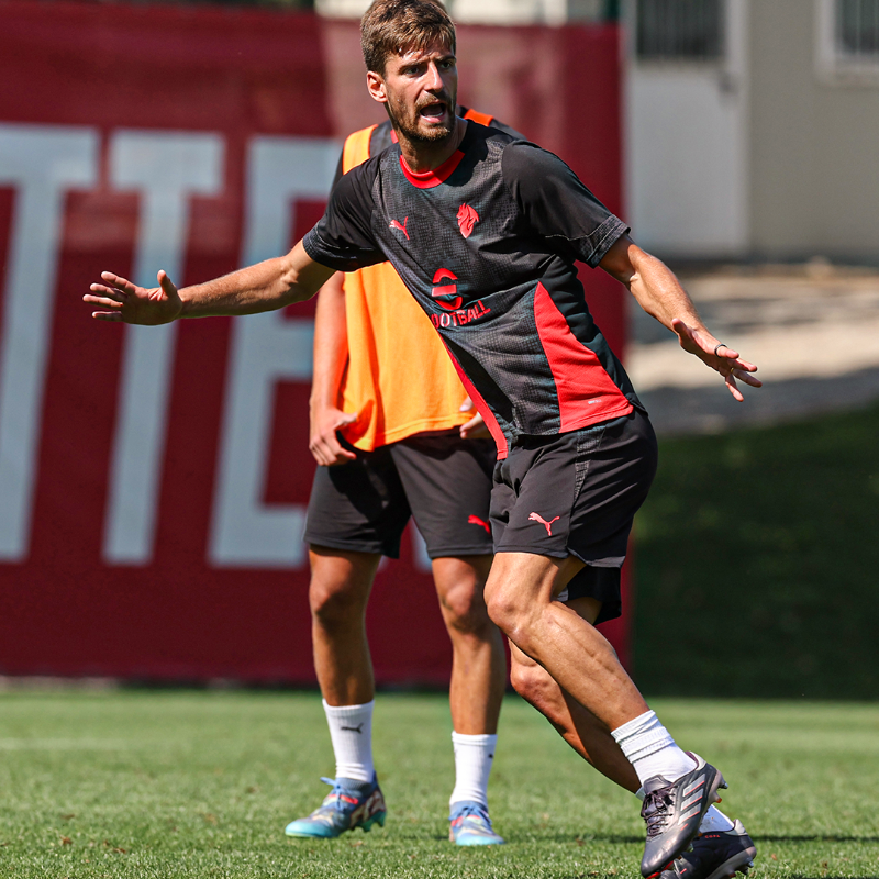 acmilan's tweet photo. The grind continues 💪