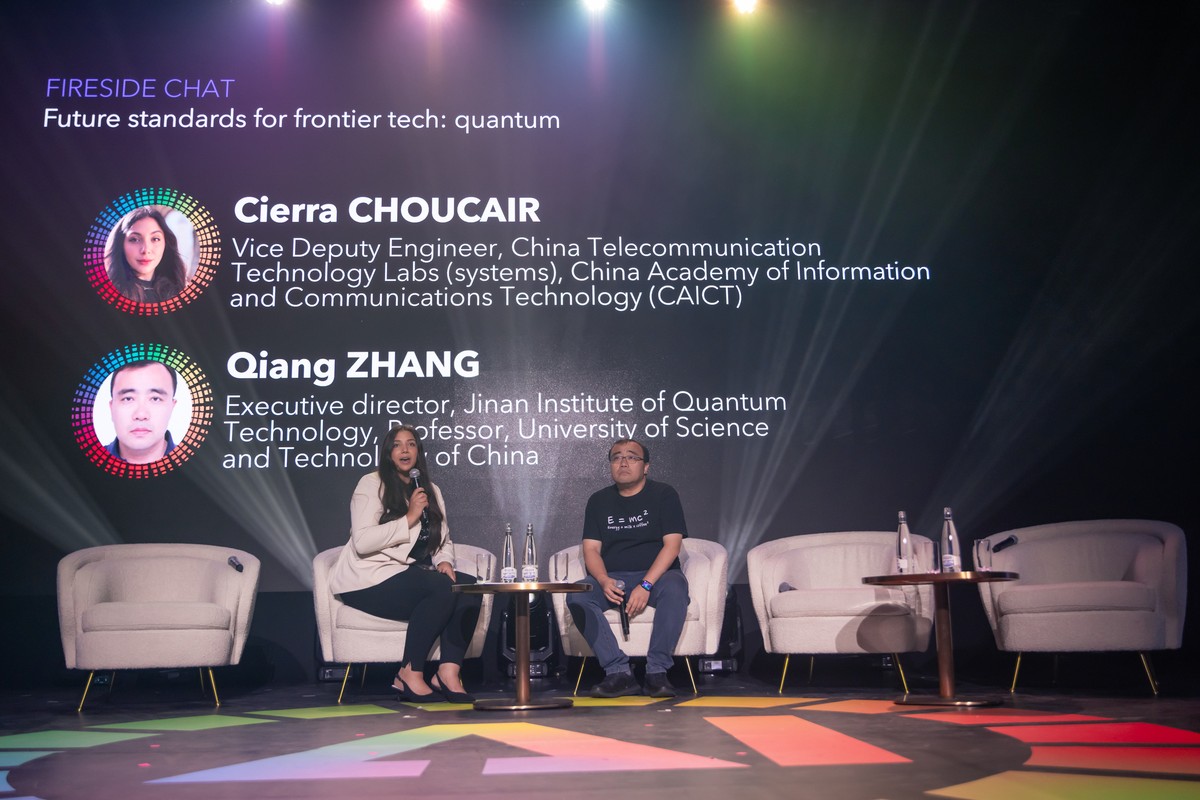 AIforGood's tweet image. The #AIforGood Global Summit continued this afternoon on Center Stage with forward-looking sessions tackling the next frontiers of #AI, #quantum tech, #security, mobility, and creative expression.
This afternoon’s sessions featured:
👉 Future Standards for Frontier Tech: Quantum…