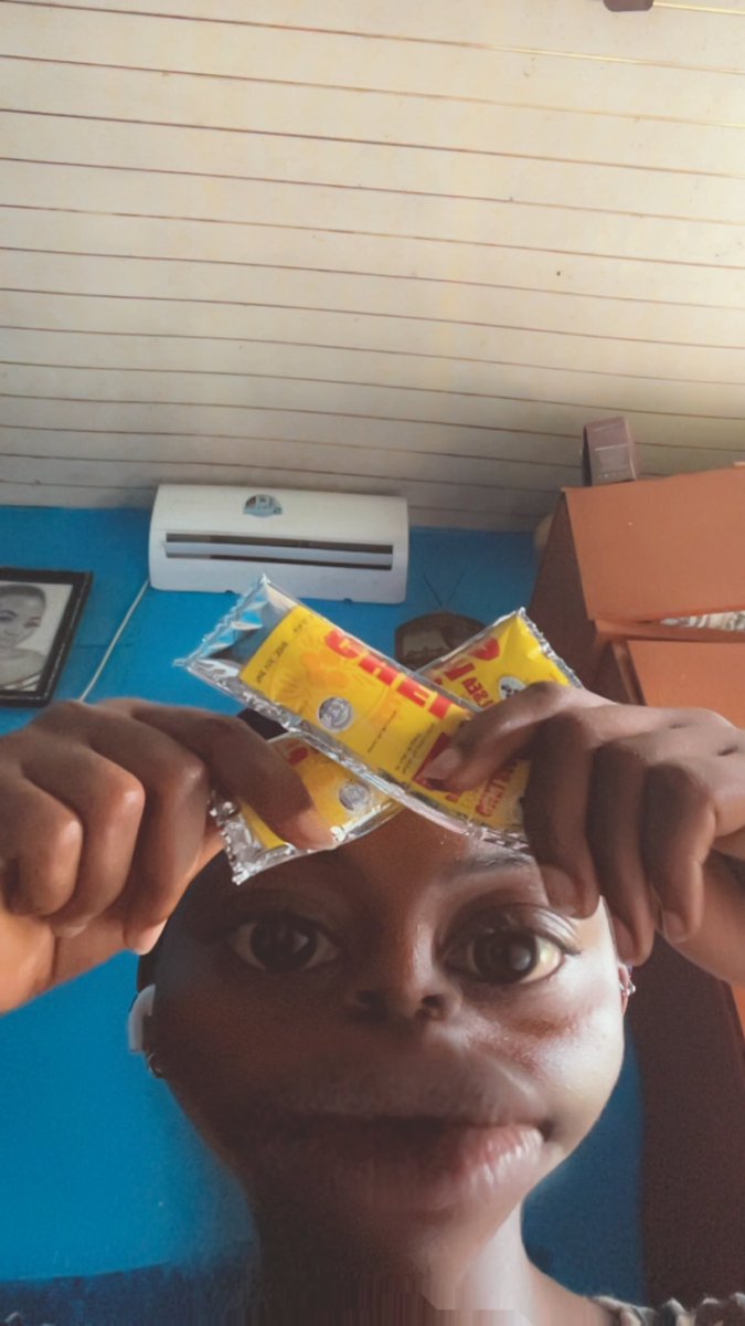 Vee_notes's tweet image. 😂😂