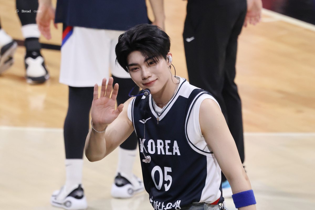 250711  
수고많았어 /// 💙

 #박건욱 #PARKGUNWOOK #パクゴヌク #제로베이스원 #ZEROBASEONE #ZB1