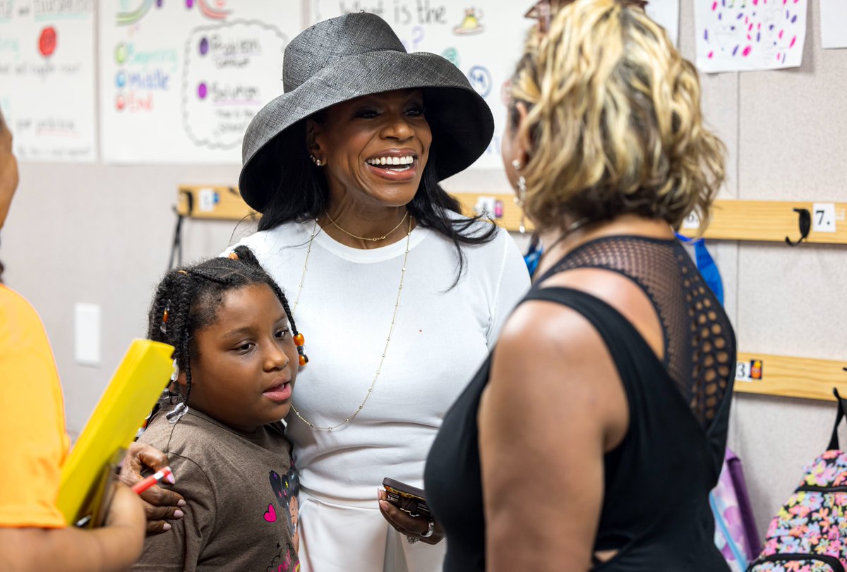 SenatorHughesOffice (@senhughesoffice) on Twitter photo This week <a href="/SenatorHughes/">Senator Hughes</a> and <a href="/thesherylralph/">sheryl lee ralph</a> visited Overbrook Elementary to give out Abbott Elementary books to <a href="/read_2succeed/">Read2SucceedPhilly</a> students. Visit our website to hear about their passion for supporting the program and new learning opportunities for students! senatorhughes.com/celebrating-su… This week <a href="/SenatorHughes/">Senator Hughes</a> and <a href="/thesherylralph/">sheryl lee ralph</a> visited Overbrook Elementary to give out Abbott Elementary books to <a href="/read_2succeed/">Read2SucceedPhilly</a> students. Visit our website to hear about their passion for supporting the program and new learning opportunities for students! senatorhughes.com/celebrating-su…