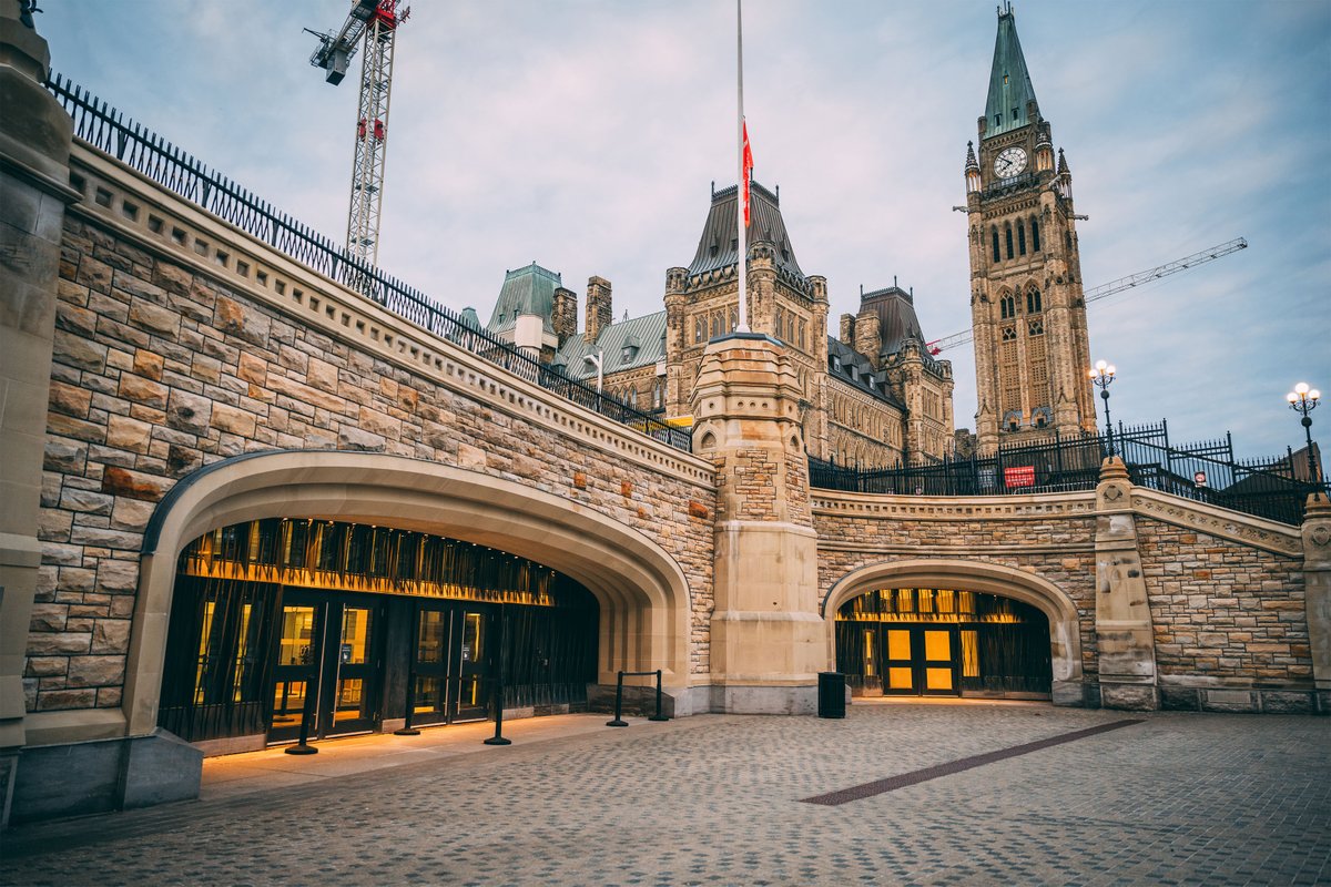 OurCommons's tweet image. Have you been to the Visitor Welcome Centre on Parliament Hill? Inside, you can browse the Parliamentary Boutique and sign up for a guided tour or a visit of the Room of Remembrance.
Find out more:
ow.ly/Jqae50WeZeI