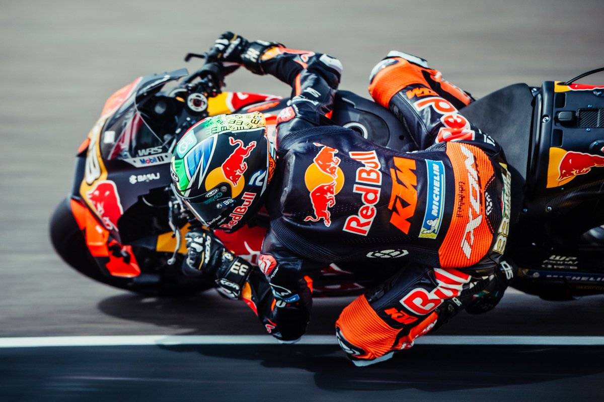 Brad Binder (@bradbinder_33) on Twitter photo Into Q2 with P10. Scraped through but stoked to be back in the mix 👊 Felt more solid on the bike today and got the lap in when it counted. Plenty still to improve but we’re making steps every time out 💪🇿🇦 <a href="/KTM_Racing/">RED BULL KTM FACTORY RACING</a> Into Q2 with P10. Scraped through but stoked to be back in the mix 👊 Felt more solid on the bike today and got the lap in when it counted. Plenty still to improve but we’re making steps every time out 💪🇿🇦 <a href="/KTM_Racing/">RED BULL KTM FACTORY RACING</a>