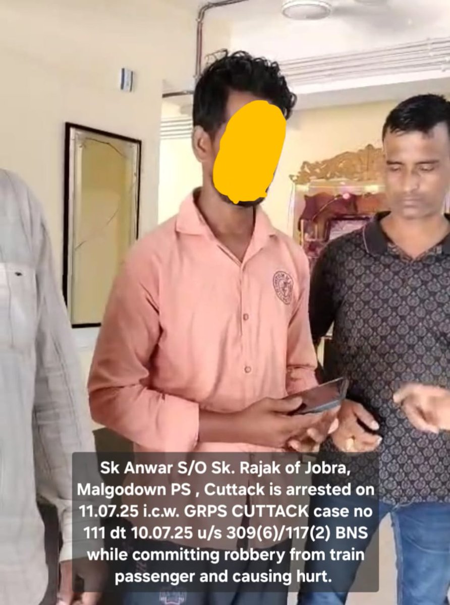 Today i.e 11.07.2025 Bhanumati Behera, SI of Cuttack GRPS arrested one  accused person namely-  Sk Anwar,  S/O- Sk.Rajak of Jobra, PS- Malgodown, Dist- Cuttack in connection with Cuttack GRPS Case No. 111/2025  while committing robbery from train passengers and recovered one OPPO