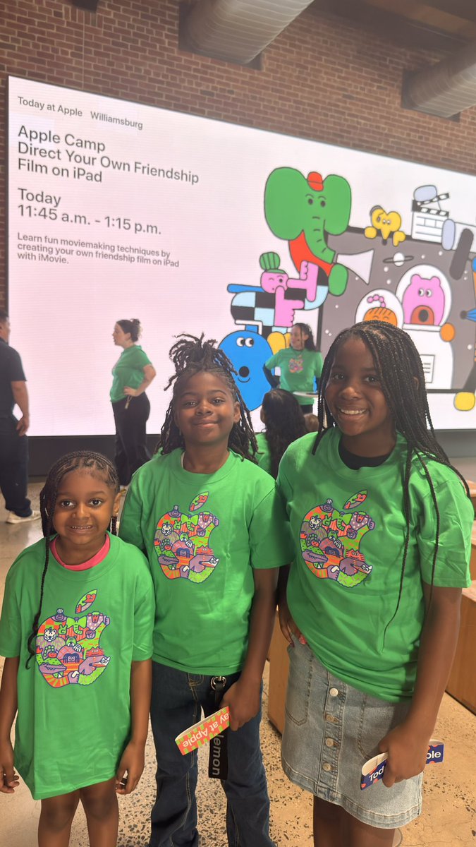 My Nieces are in town and Navigating NYC, so of course we had to attend Apple Camp. #TodayAtApple