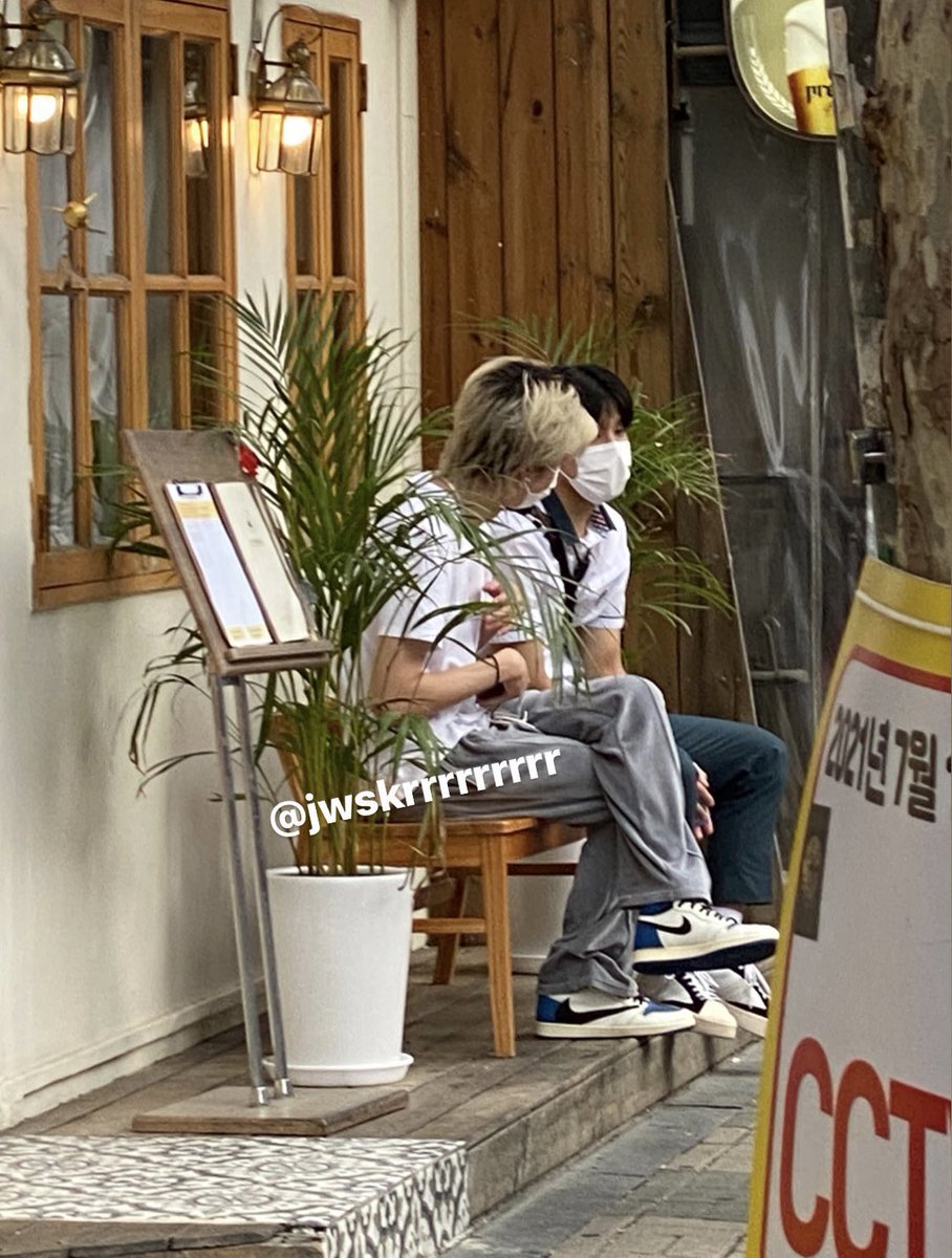 w____eh's tweet photo. 우하루 레전드 떡밥 하면
220705 데이트도 정말 빠져서는 안됨 https://t.co/9TMg60VTBZ