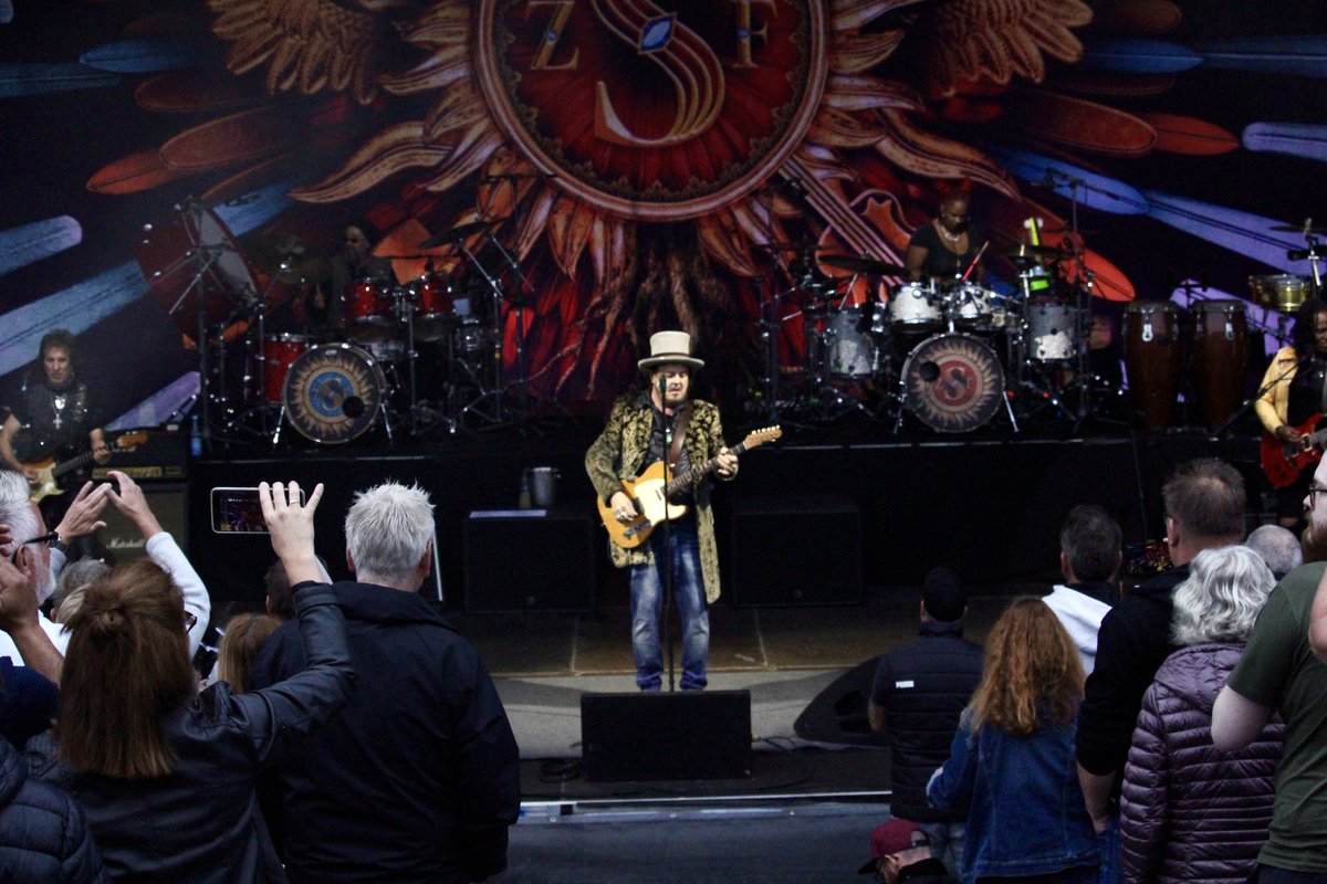 ZuccheroSugar's tweet image. La Germania ci ha accolti ieri sera a Bremen con un meraviglioso sold out, grazie!
Danke
Prossima fermata: Stuttgart. A domani!
.
Germany welcomed us in Bremen last night with a wonderful sold out show, thank you so much!
Danke
Next stop: Stuttgart. See you tomorrow!