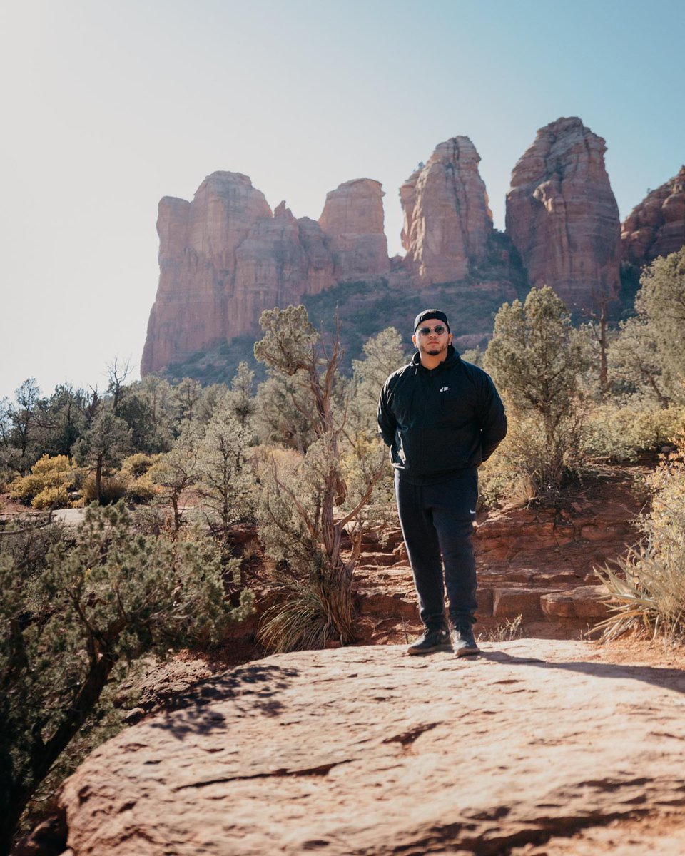 👉🏻 𝗜𝗳 𝗬𝗼𝘂 𝗖𝗮𝗻’𝘁 𝗙𝗶𝗻𝗱 𝗟𝗶𝗴𝗵𝘁 𝗜𝗻 𝗧𝗵𝗲 𝗗𝗮𝗿𝗸𝗻𝗲𝘀𝘀.. ⁣
𝗕𝗲 𝗧𝗵𝗲 𝗟𝗜𝗚𝗛𝗧 𝗜𝗻 𝗧𝗵𝗲 𝗗𝗮𝗿𝗸𝗻𝗲𝘀𝘀⚡️🏜⚡️