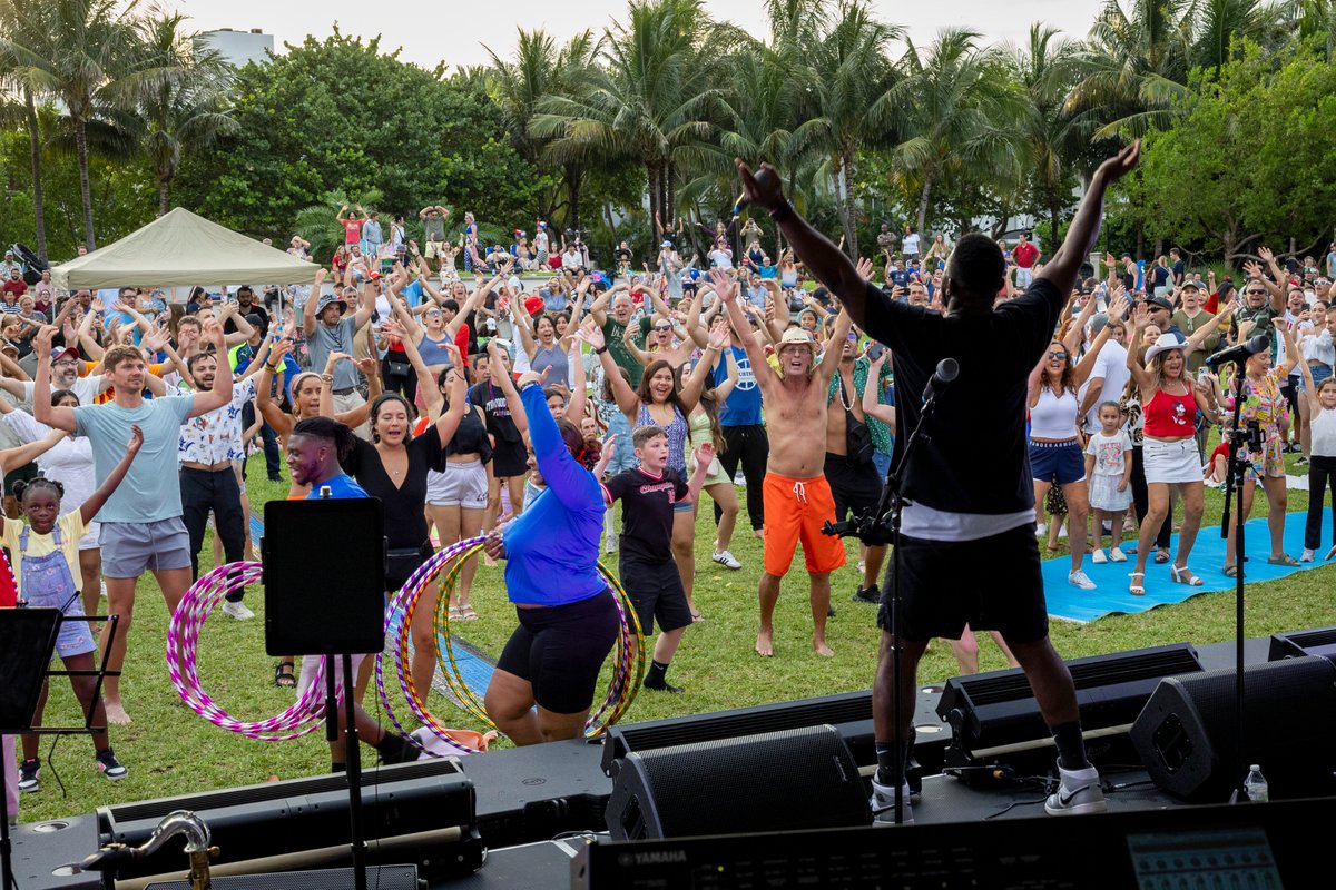 ACTProductions's tweet image. Last week, @MiamiBeachNews brought the energy for 4th of July - packed crowd, awesome music, and a drone show finale to remember! 🎆🦅
