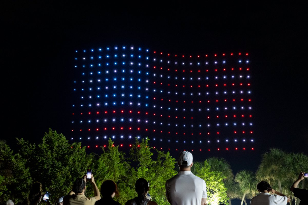 ACTProductions's tweet image. Last week, @MiamiBeachNews brought the energy for 4th of July - packed crowd, awesome music, and a drone show finale to remember! 🎆🦅