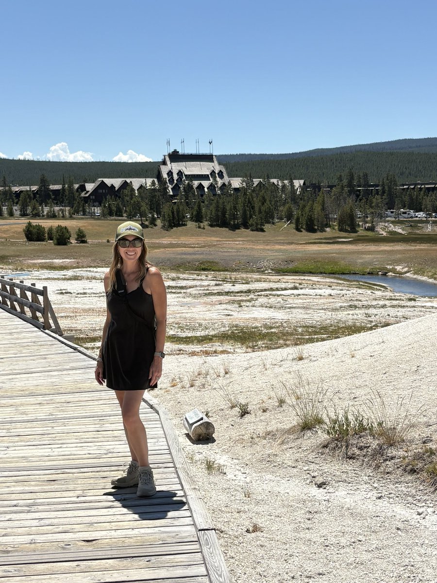 BrandiSwindell's tweet image. Annual Yellowstone summering — first visited at age 5 with my grandparents. The Old Faithful Inn is still standing strong… and thankfully, so am I. 😅 Built in 1904, survived the 1988 fires, and still iconic. #OldFaithfulInn #YellowstoneVibes #GlampingDoneRight