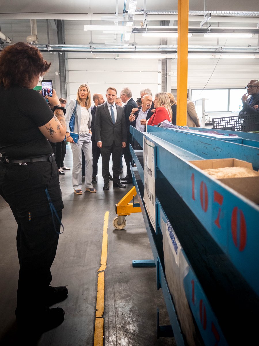 ✊🔧 Soutien à notre industrie !
Avec Marc Ferracci, visite de JCM Décolletage, CFAI de Thyez et Pernat Industrie.
💬 Concurrence chinoise, besoin de visibilité, enjeu du nucléaire et de la défense : des échanges francs, utiles.
➡️ Il en va de notre responsabilité politique.