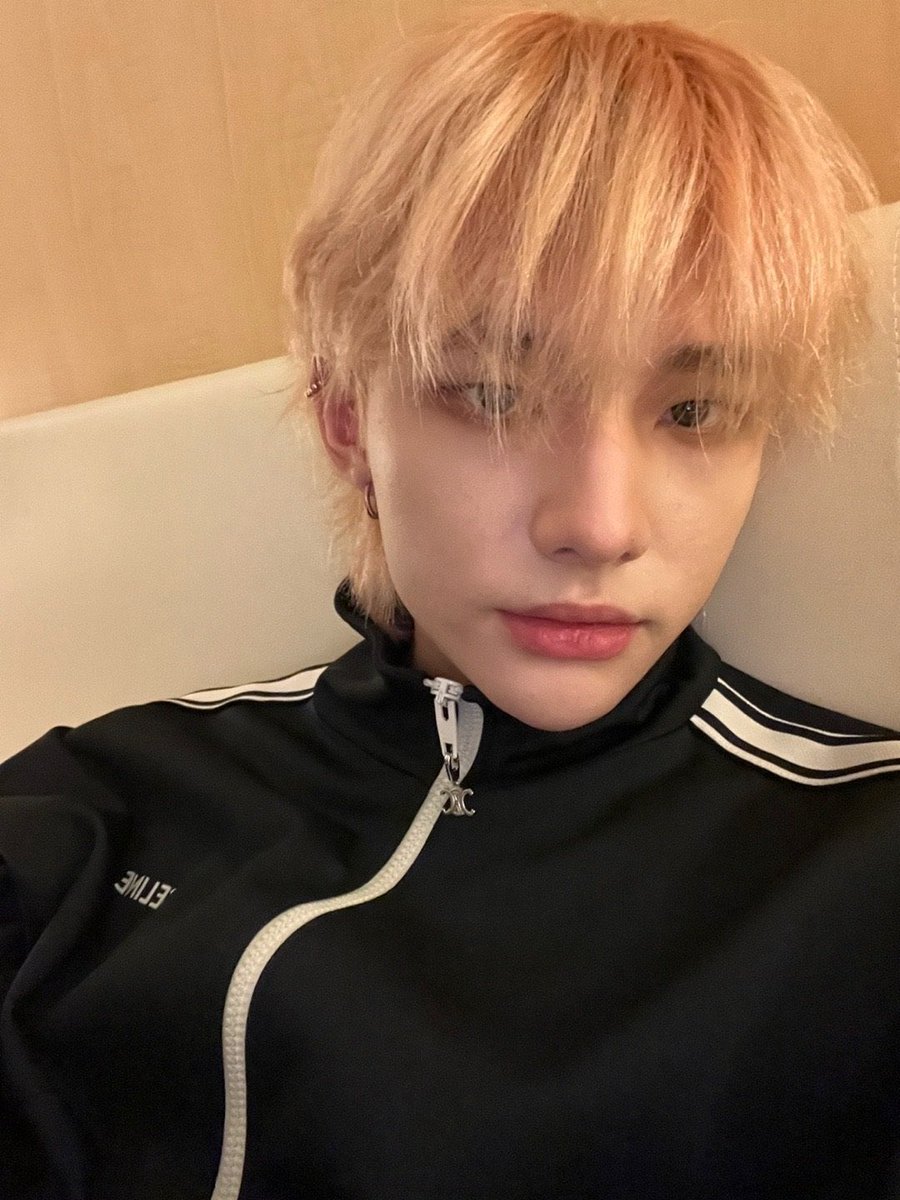 빡빡이 너무 오래봣나 이젷 이거도 장발로 보임