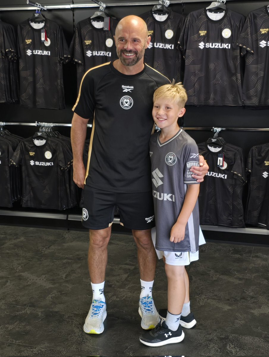 adrianwalker78's tweet photo. @MKDonsFC https://t.co/REEihcQ7Z1