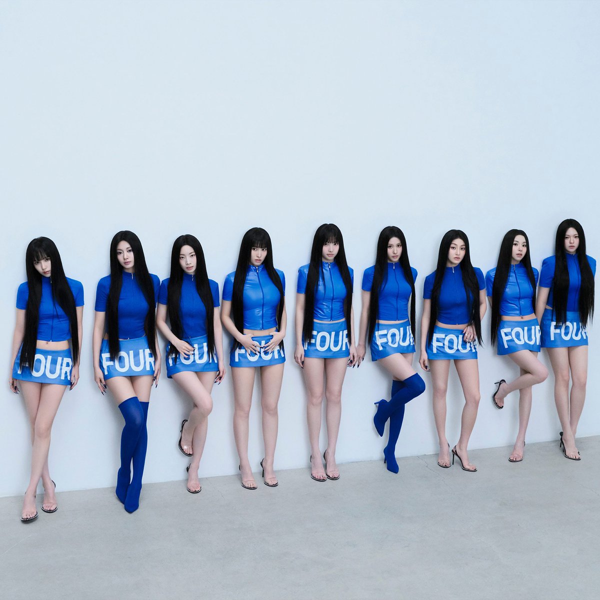 AppleMusic's tweet image. One in a million 💗 @JYPETWICE return with their fourth full album. Listen to THIS IS FOR on Apple Music. apple.co/THISISFOR

#TWICE #트와이스