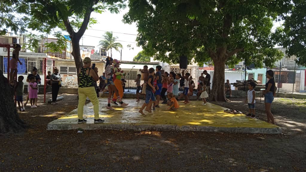 Actividades, emociones por un @VeranoJovenSiempre,a la Educación ♥️🇨🇺
<a href="/EducacionRegla/">Dirección General de Educación Regla</a> 
<a href="/YolivanC41557/">Yoliván Prevost Candó</a> 
<a href="/DirectEducaHab/">Karenia Marrero Arrechea</a> 
<a href="/SaerySerrano/">Saery Serrano</a>
<a href="/YanetHzP25/">Yanet Hernández</a>