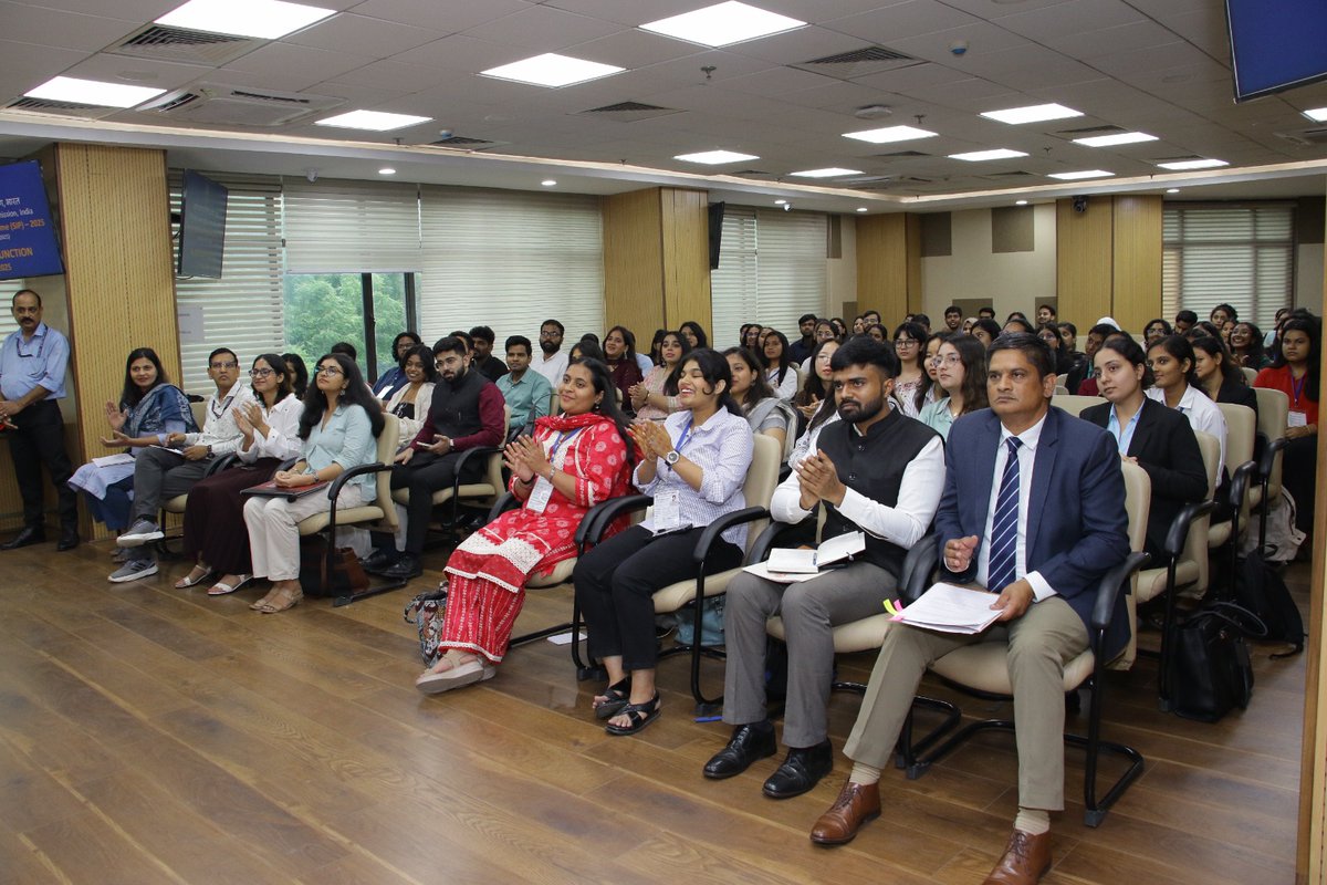 India_NHRC's tweet image. NHRC, India’s coveted four- week Summer Internship Programme concludes. May like to refer to the press release at: nhrc.nic.in/media/press-re…
#NHRCIndia #SummerInternship #Internship #Youth #HumanRights #EmpoweringYouth #SocialJustice #HumanRightsInternship