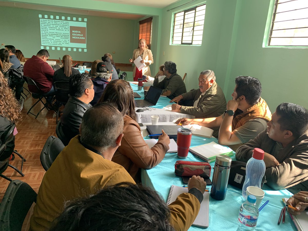 SUPPEDROGMEZ1's tweet photo. Asesoría sobre Proyectos Integradores, gracias al Centro de Maestros de Valle de Bravo por el apoyo para la impartición del mismo, a través de la Mtra. Belinda Reyes M. Agradezco a compañer@s docentes de la zona V 030 por su participación y actitud  para continuar superándonos. https://t.co/JyP8tQ4Axp