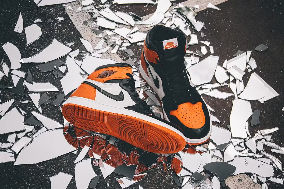 La Air Jordan 1 High OG SHATTERED BACKBOARD sort à 9h sur plusieurs sites 🔥
        
Nike SNKRS : link.whentocop.fr/zmny21
BSTN : link.whentocop.fr/hwvcjz 
Asphaltgold : link.whentocop.fr/65ry0f
43einhalb : link.whentocop.fr/4wc9c9
Afew : link.whentocop.fr/ii301o
Opium :