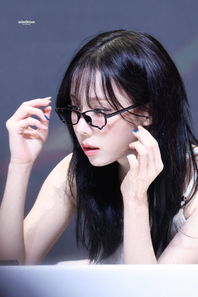 hourly winter (@hourlykwinter) on Twitter photo 