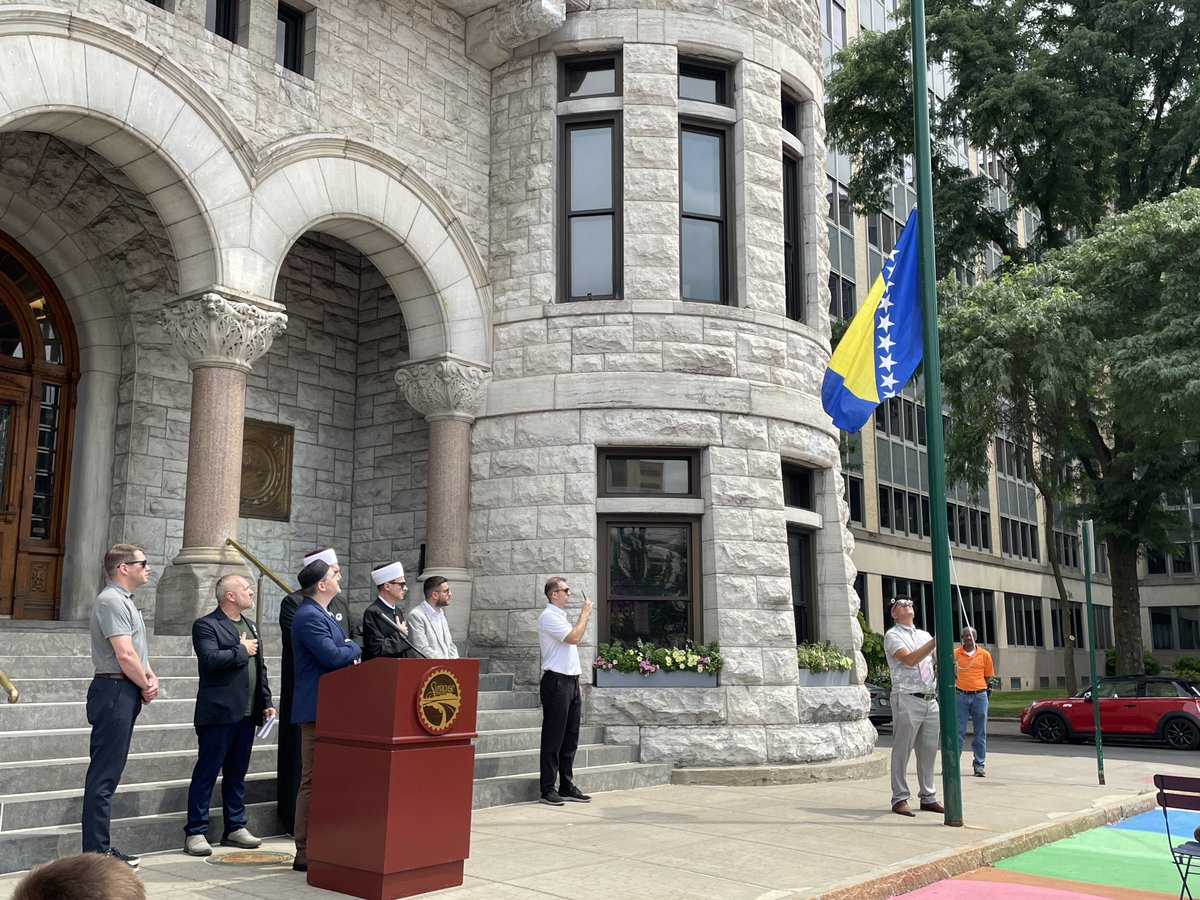 Today, Mayor Walsh and Deputy Mayor Owens honored the 30th anniversary of the Srebrenica Genocide with a flag raising at City Hall. We remember the 8,000 Bosniak men and boys lost in July 1995. Let’s reaffirm our commitment to truth, justice, and the fight against hatred.