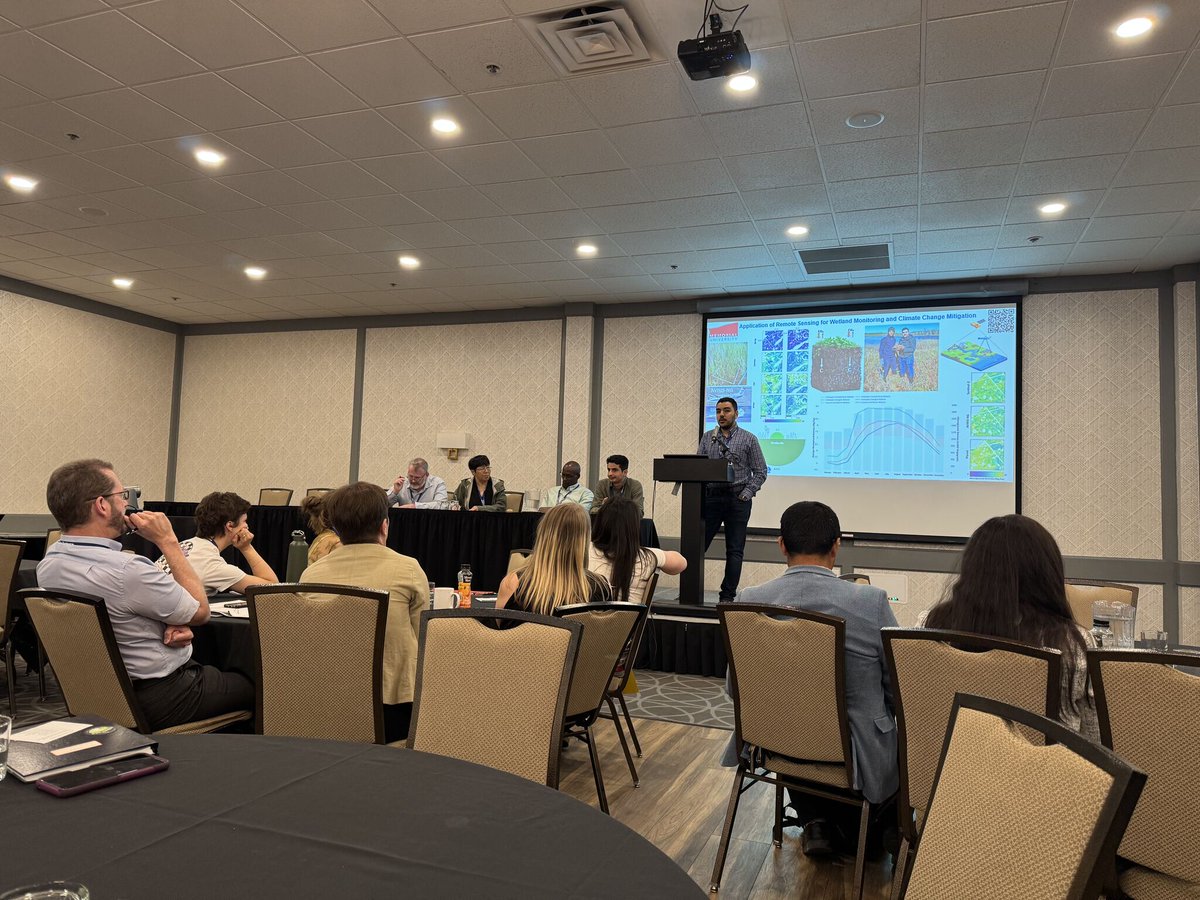Hemati_'s tweet photo. 🌍 Last month at #CSRS2025, I presented on applying #RemoteSensing for #ClimateChange mitigation, highlighting our latest work on wetland biomass and #CarbonMapping. 

A great space for collaboration, innovation and advancing #GeospatialScience. Grateful to be part of it! #CRSS https://t.co/8N8sLTA7Iw